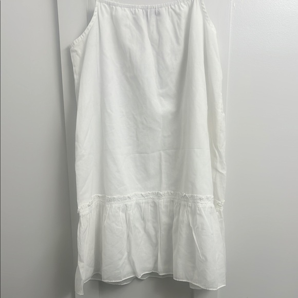 LOFT Ruffled White Fabric - Picture 4 of 5